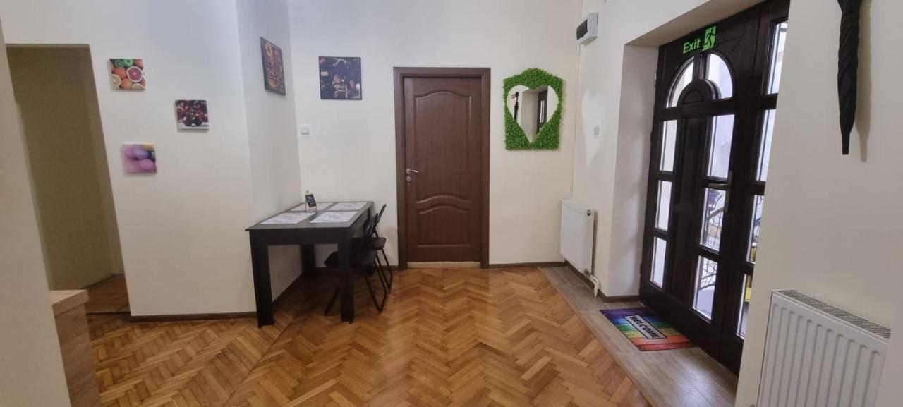 Happy Mood Apartment 5 Braşov Buitenkant foto