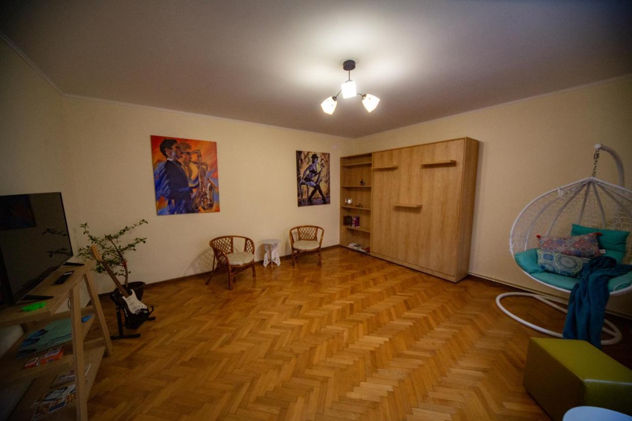 Happy Mood Apartment 5 Braşov Buitenkant foto