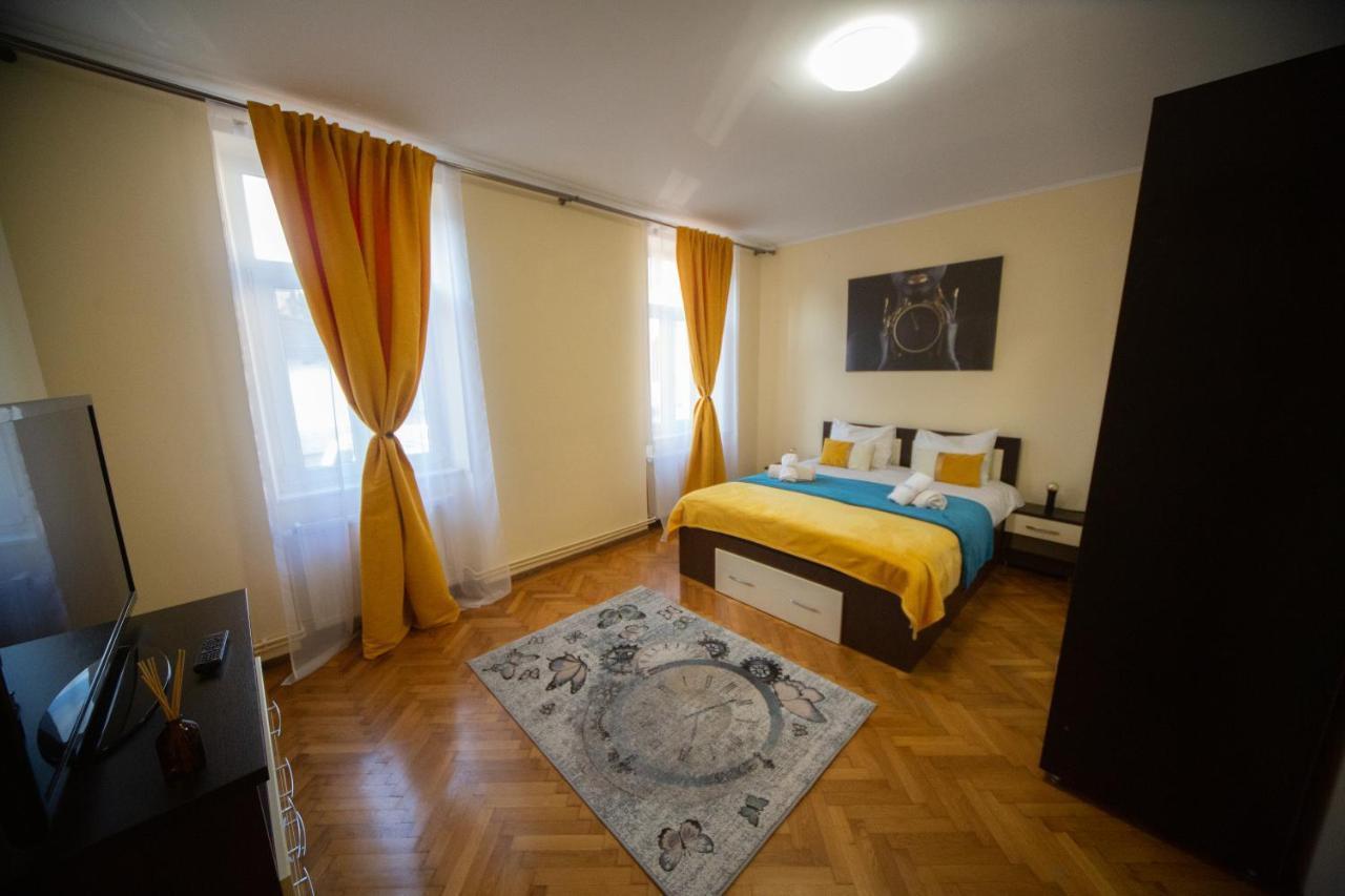 Happy Mood Apartment 5 Braşov Buitenkant foto