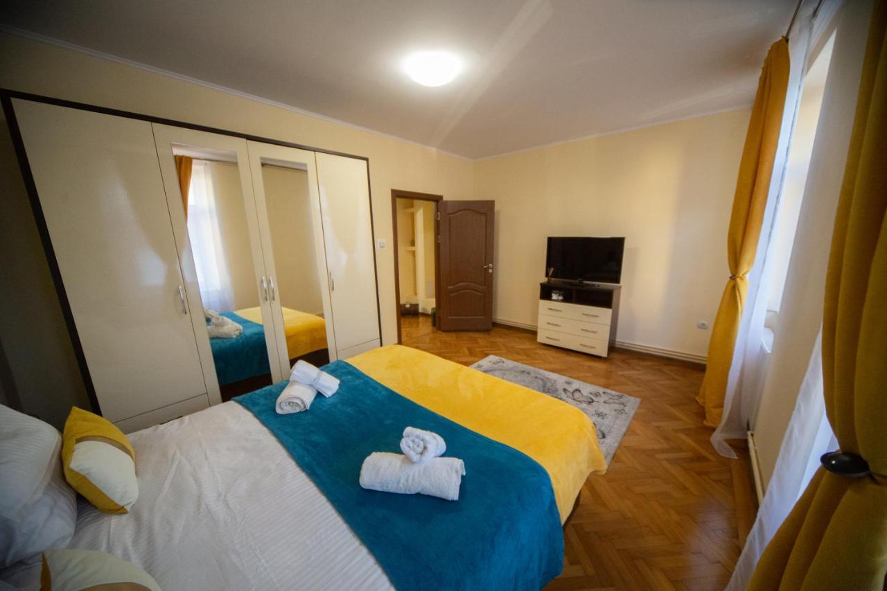 Happy Mood Apartment 5 Braşov Buitenkant foto
