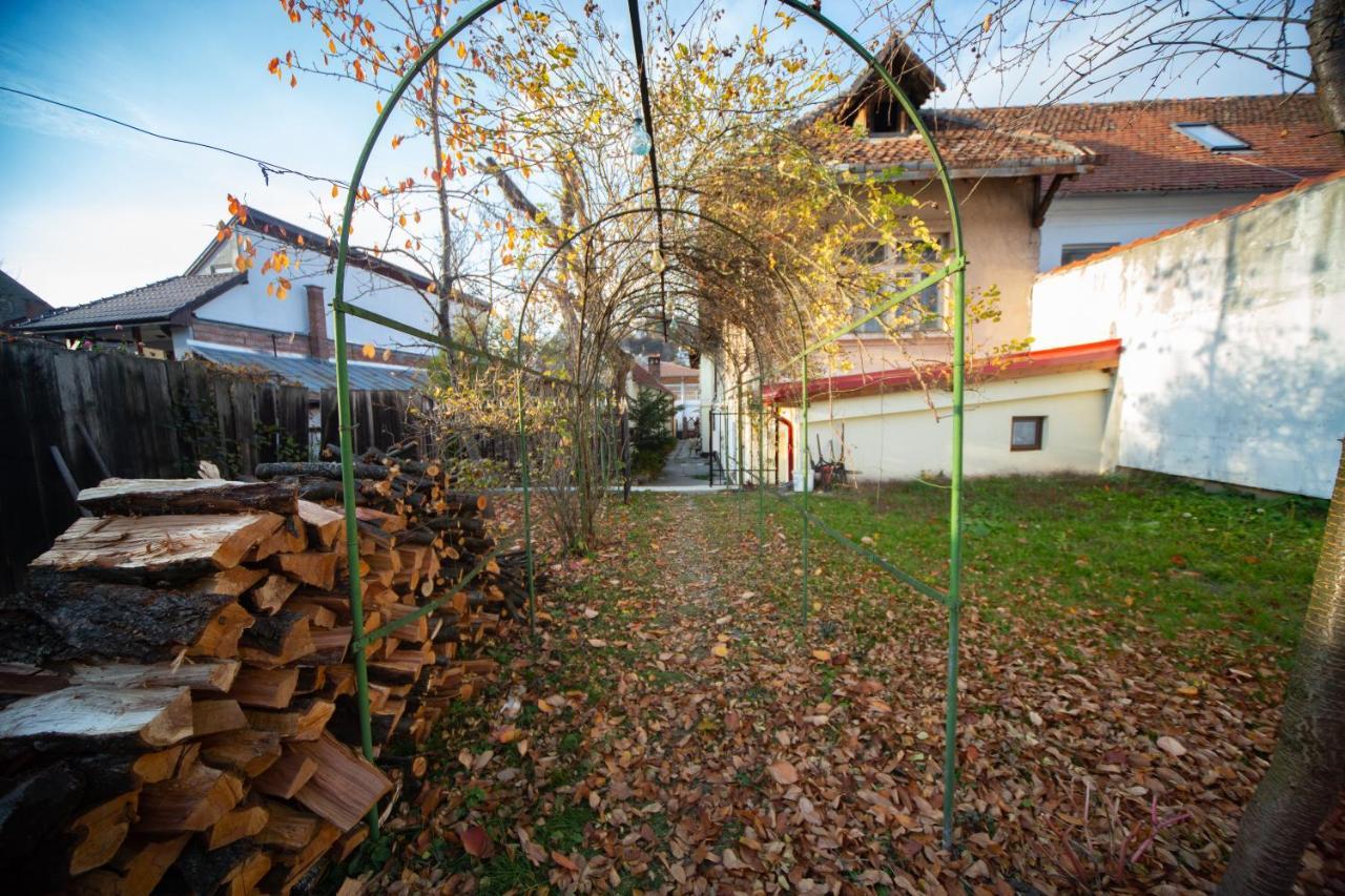 Happy Mood Apartment 5 Braşov Buitenkant foto